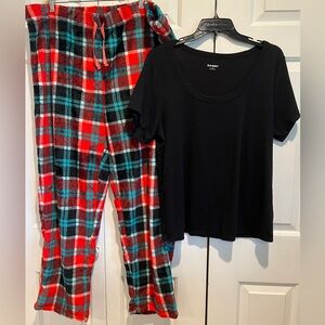 2 Pc PJ Set🖤❤️ Super Soft, Plush, Red, Plaid Pants & Black, Short Sleeve Top